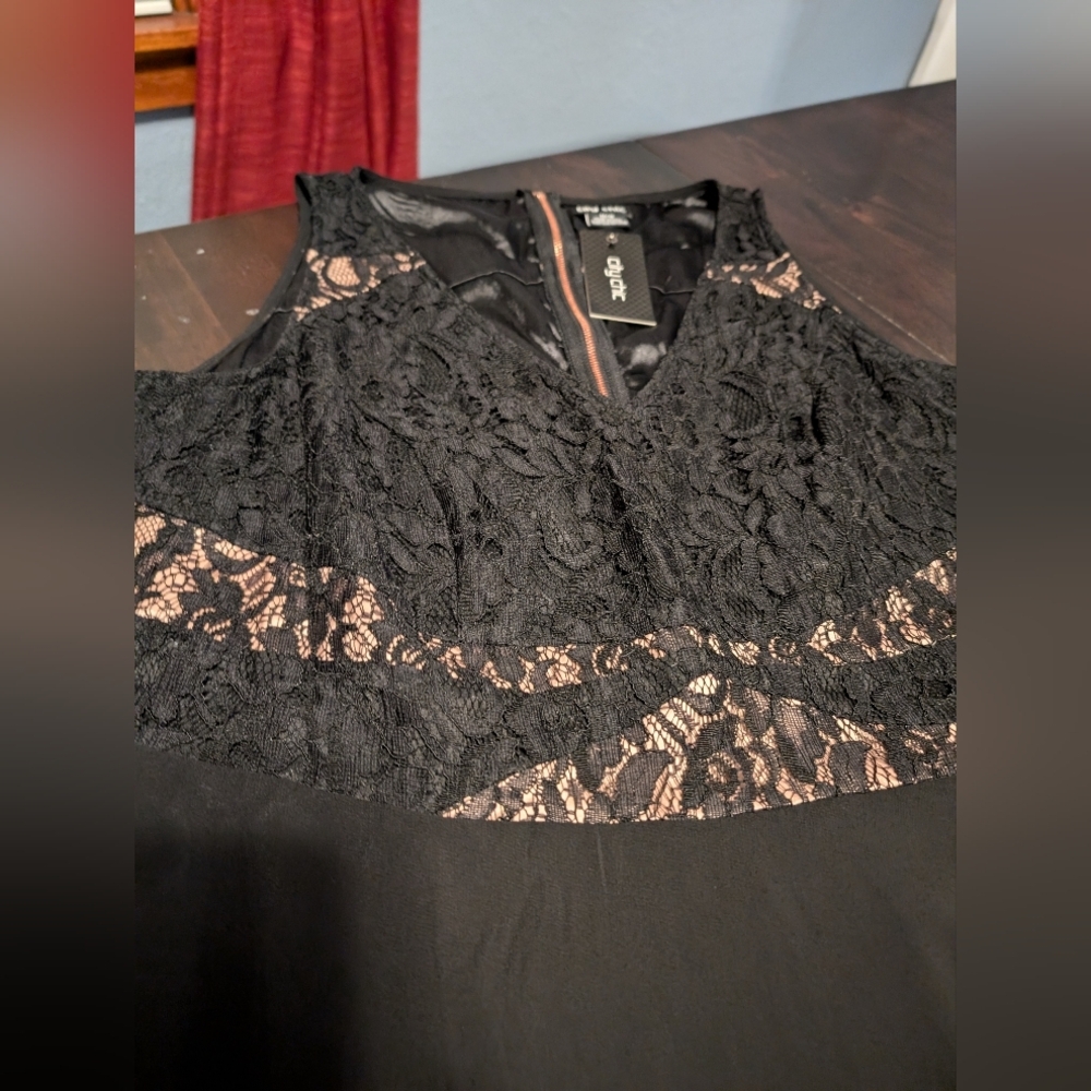 City Chic Black Lace Detail Cocktail/ Wedding Guest Dress. Women's 18 NWT - Picture 2 of 5